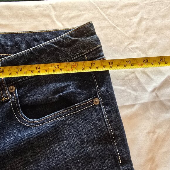 American Eagle Stretch Favorite Boyfriend Jeans Size 12 Short - Picture 3 of 8